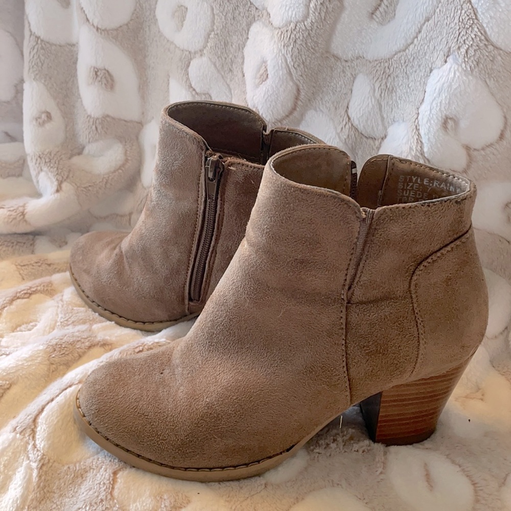 Comfortable suede bootie